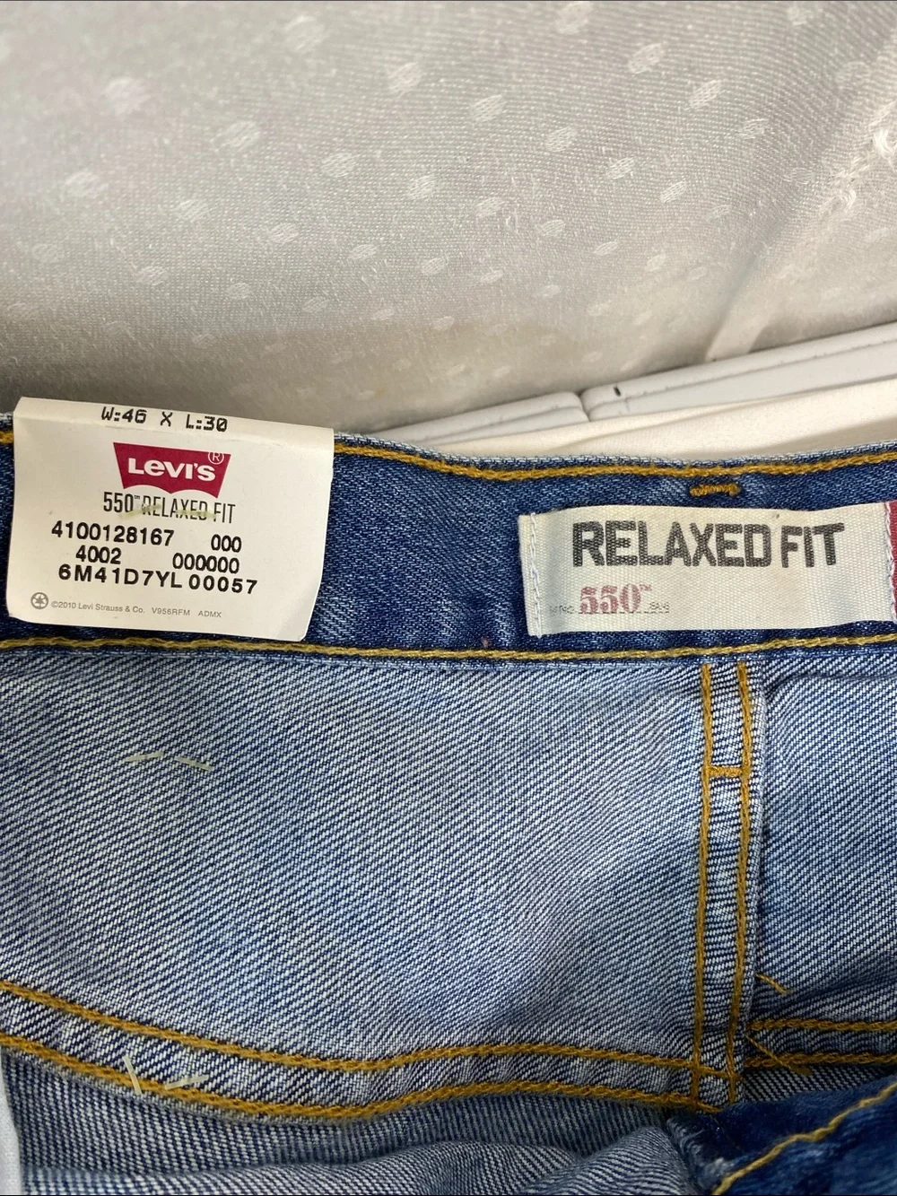 NWT Men’s Levi’s 46/30 Big & Tall 550 Relaxed Fit Medium Wash